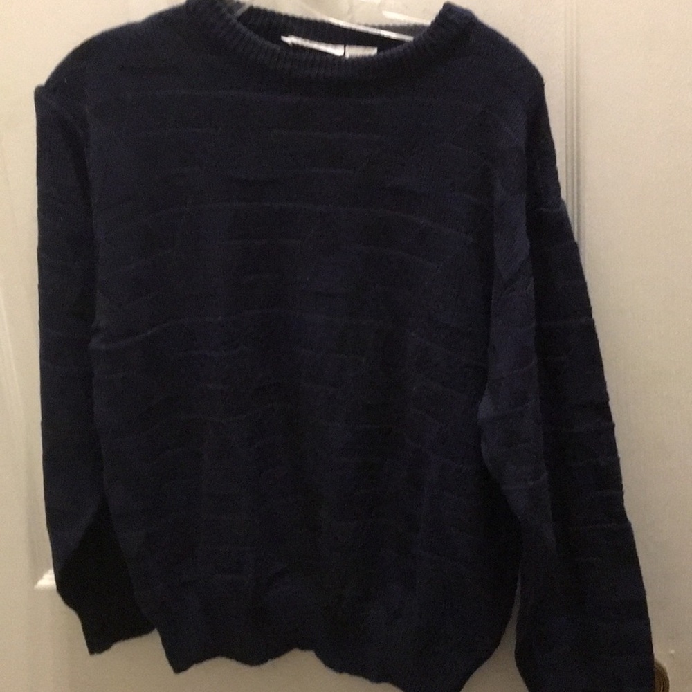 FINAL MARKDOWN Ladies country suburbans acrylic knit top large